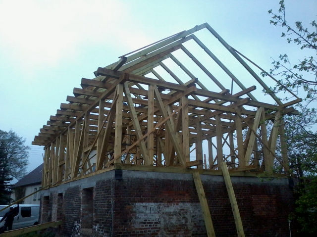 DACHY KARŁOWICZ WIĘŹBY POKRYCIE KOMINY ALTANY WIATY RYNNY OKNA BYSTRZYCA WROCŁAW BRZEG LUBSZA